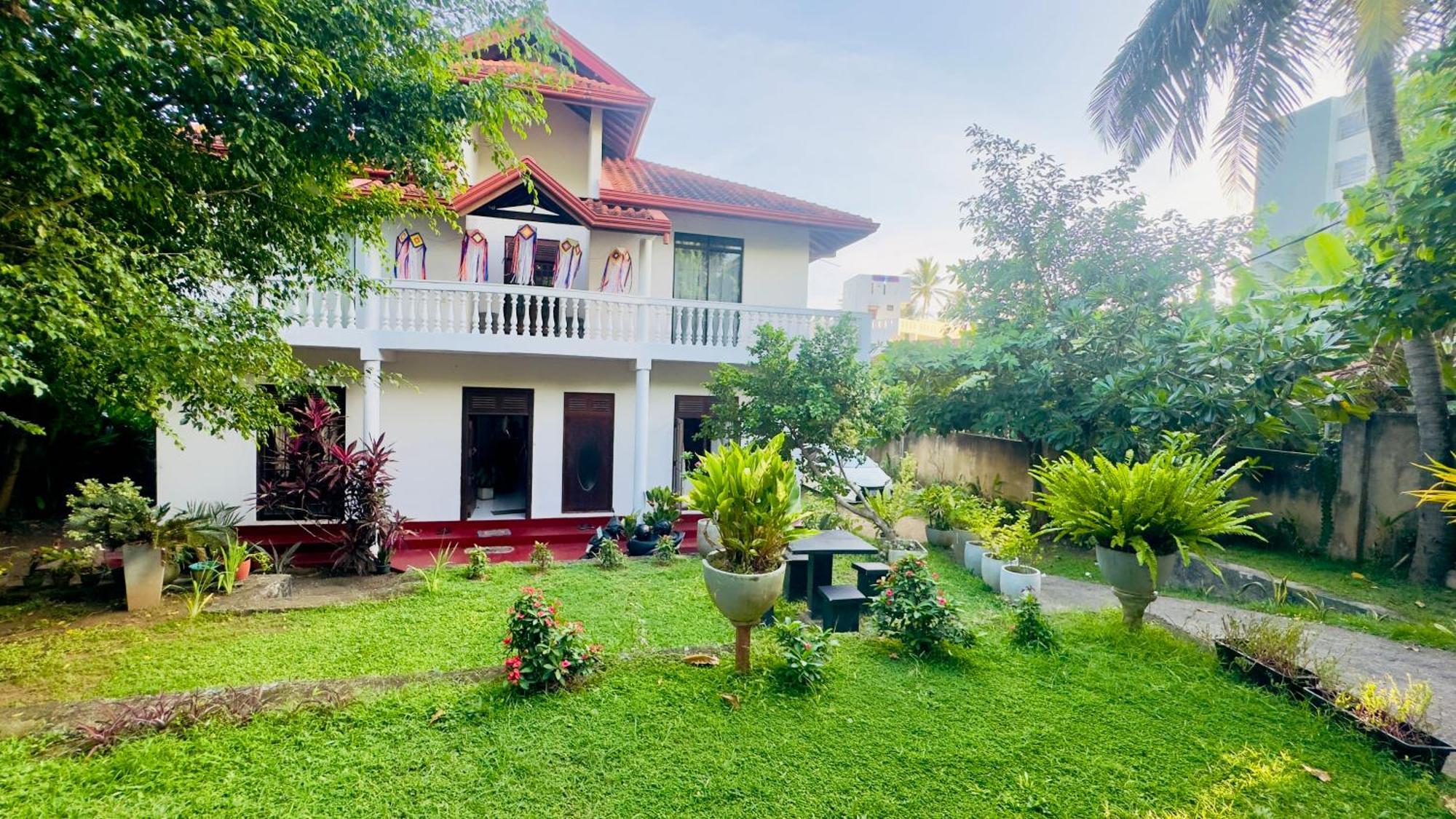 Sritaly Inn Mirissa Ngoại thất bức ảnh