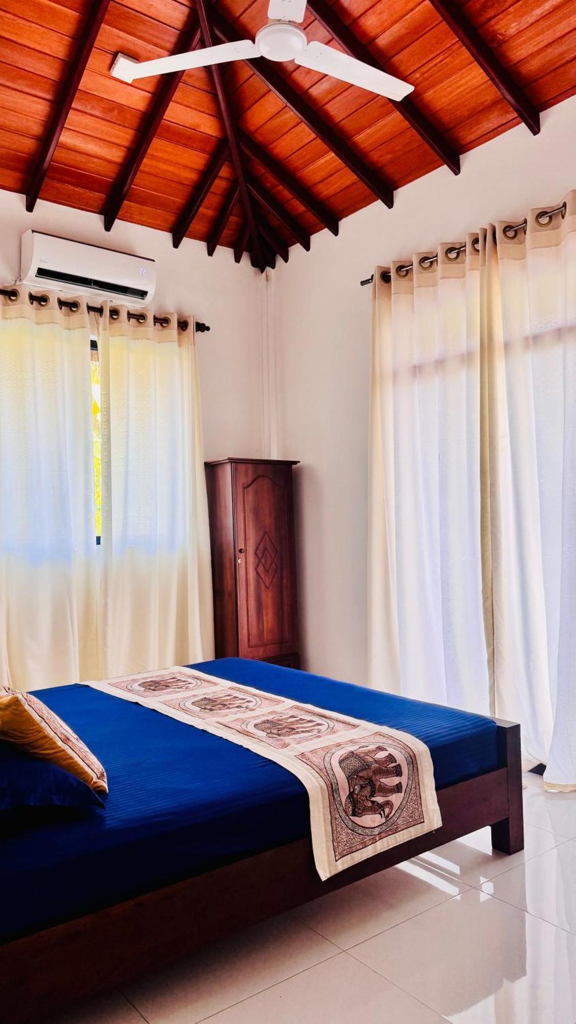 Sritaly Inn Mirissa Ngoại thất bức ảnh